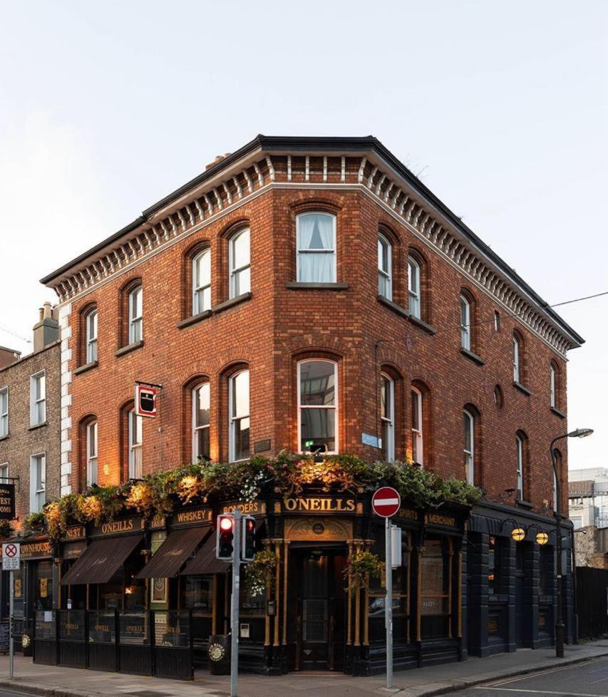 O'Neills Victorian Pub & Townhouse — Photos 2